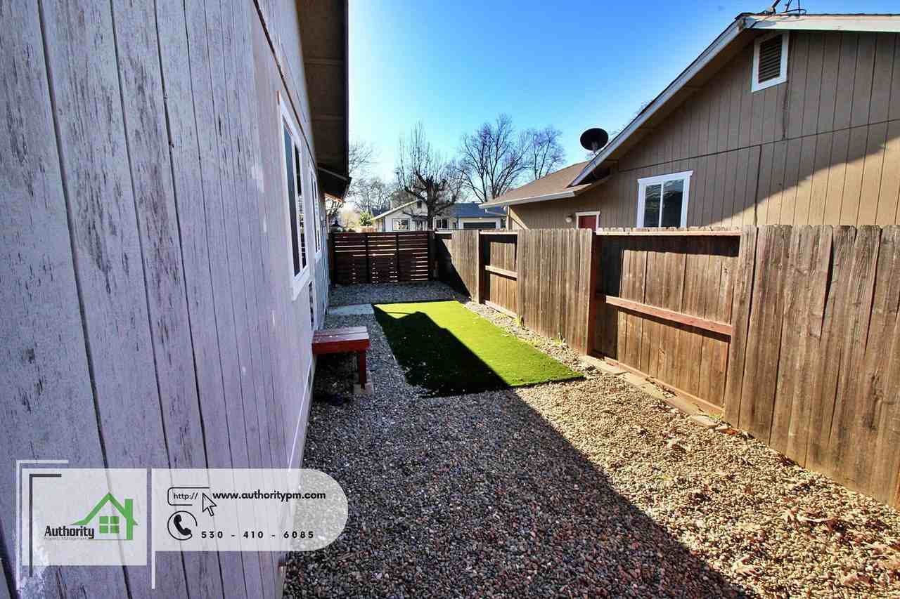 2870 Iris St - Photo 6 of 7