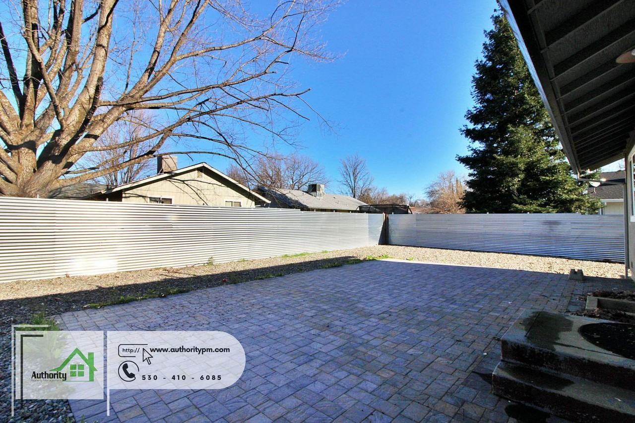 2870 Iris St - Photo 7 of 7