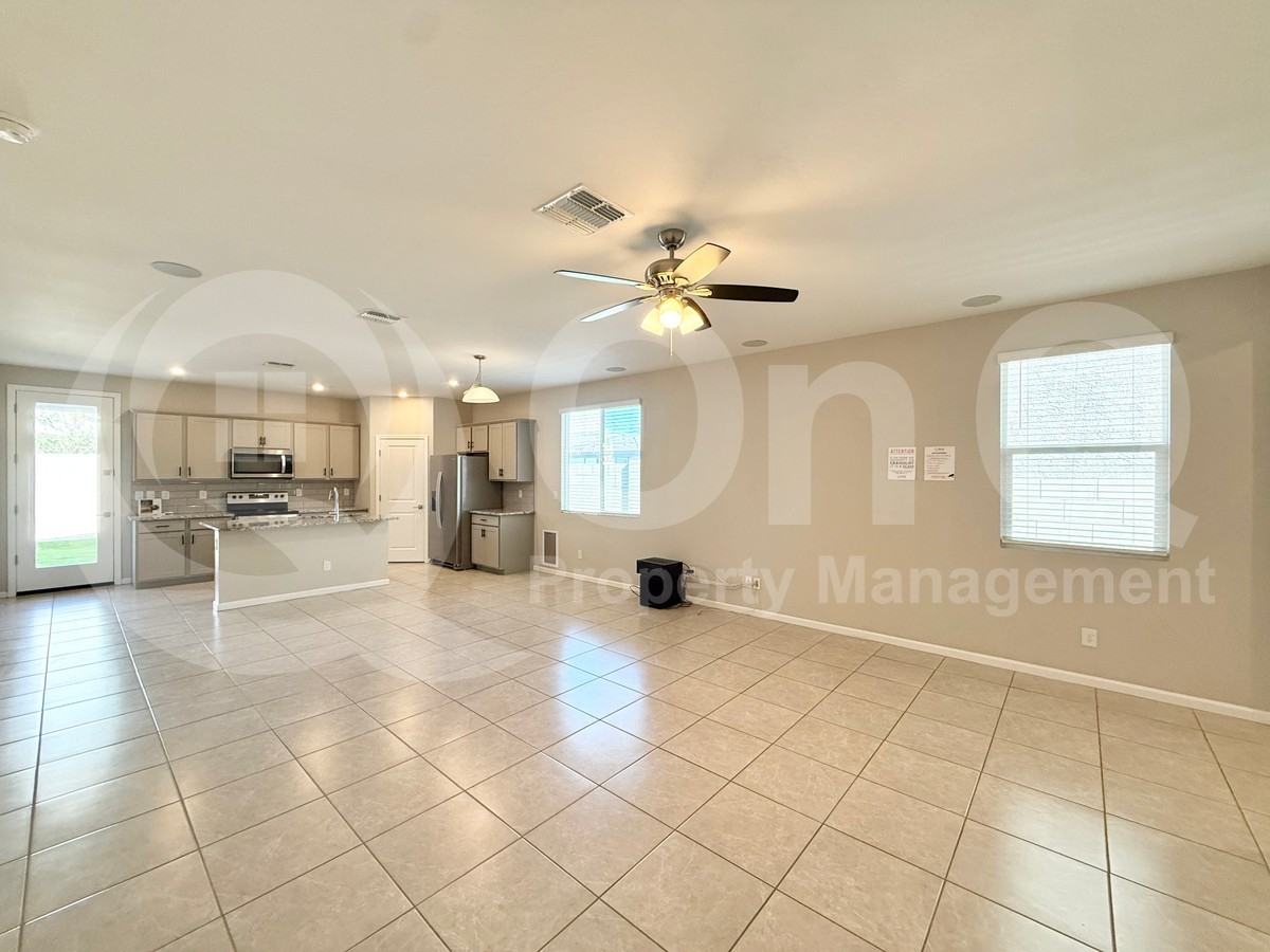 17466 W Paraiso Ln - Photo 5 of 20