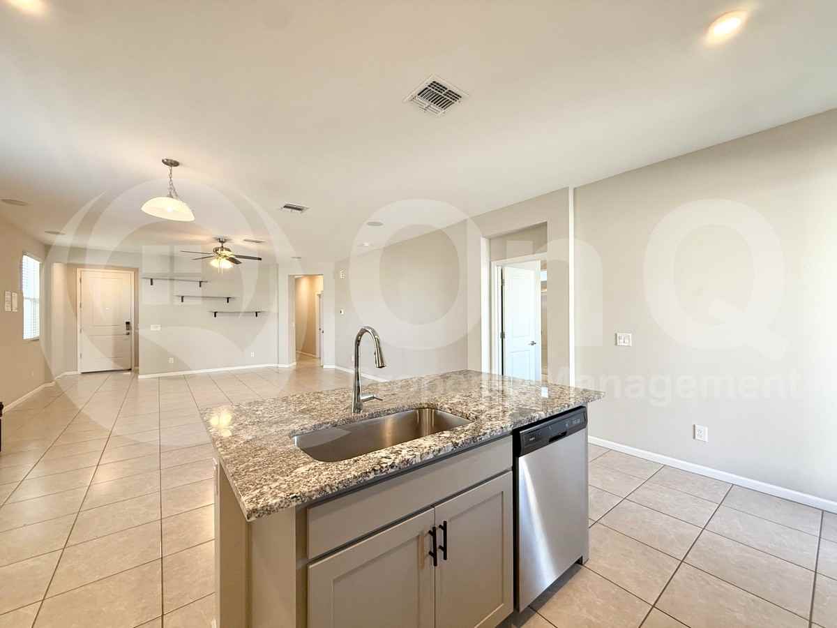 17466 W Paraiso Ln - Photo 6 of 20