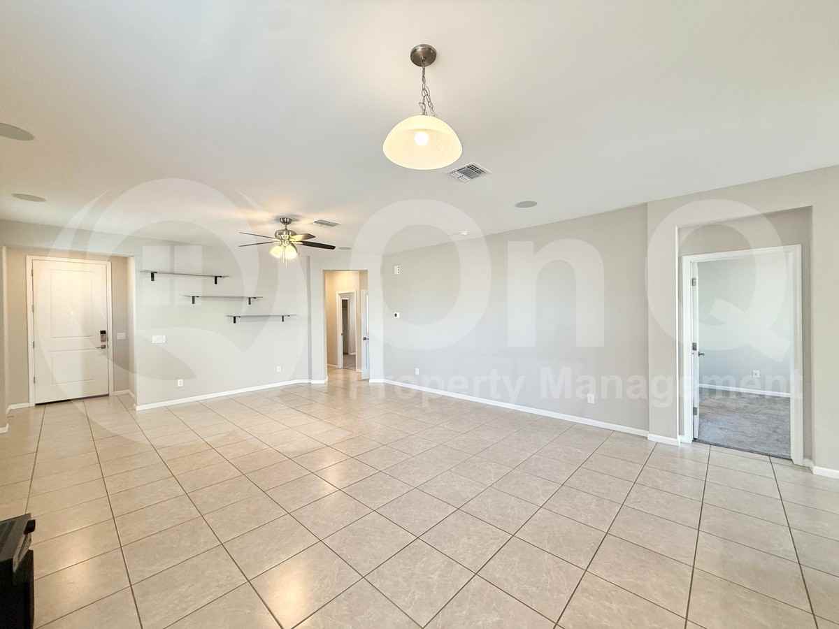 17466 W Paraiso Ln - Photo 7 of 20