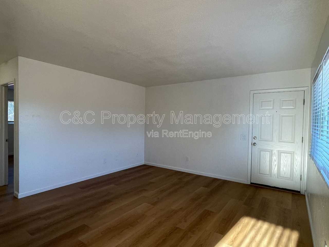 226 Harben Cir #7 - Photo 3 of 9