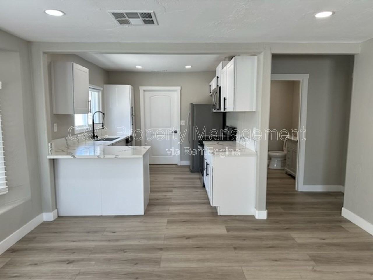 1519 W 22nd Pl - Photo 5 of 35