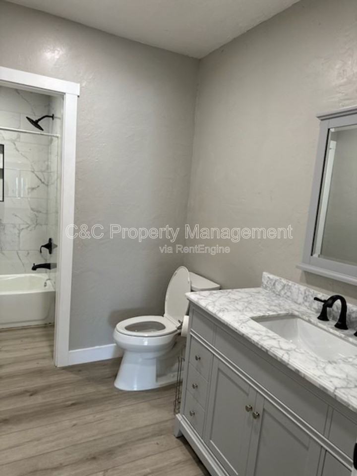 1519 W 22nd Pl - Photo 6 of 35