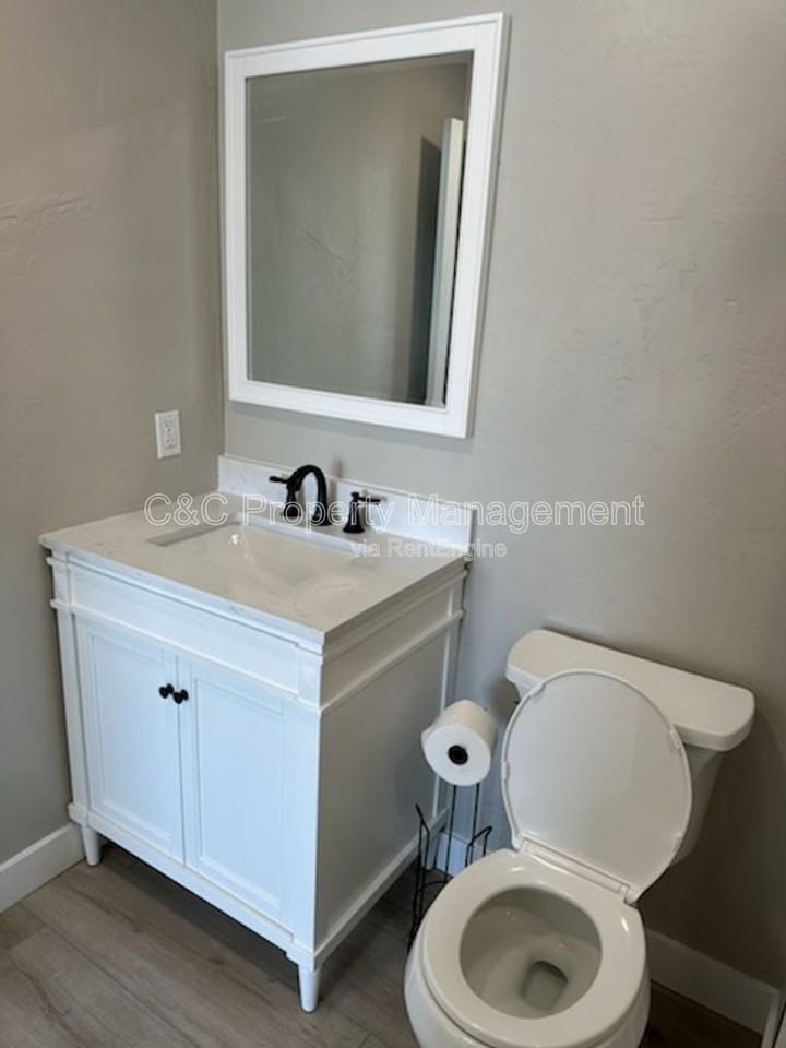 1519 W 22nd Pl - Photo 7 of 35