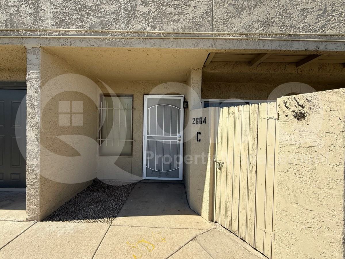 2664 N 43rd Ave #C - Photo 2 of 21