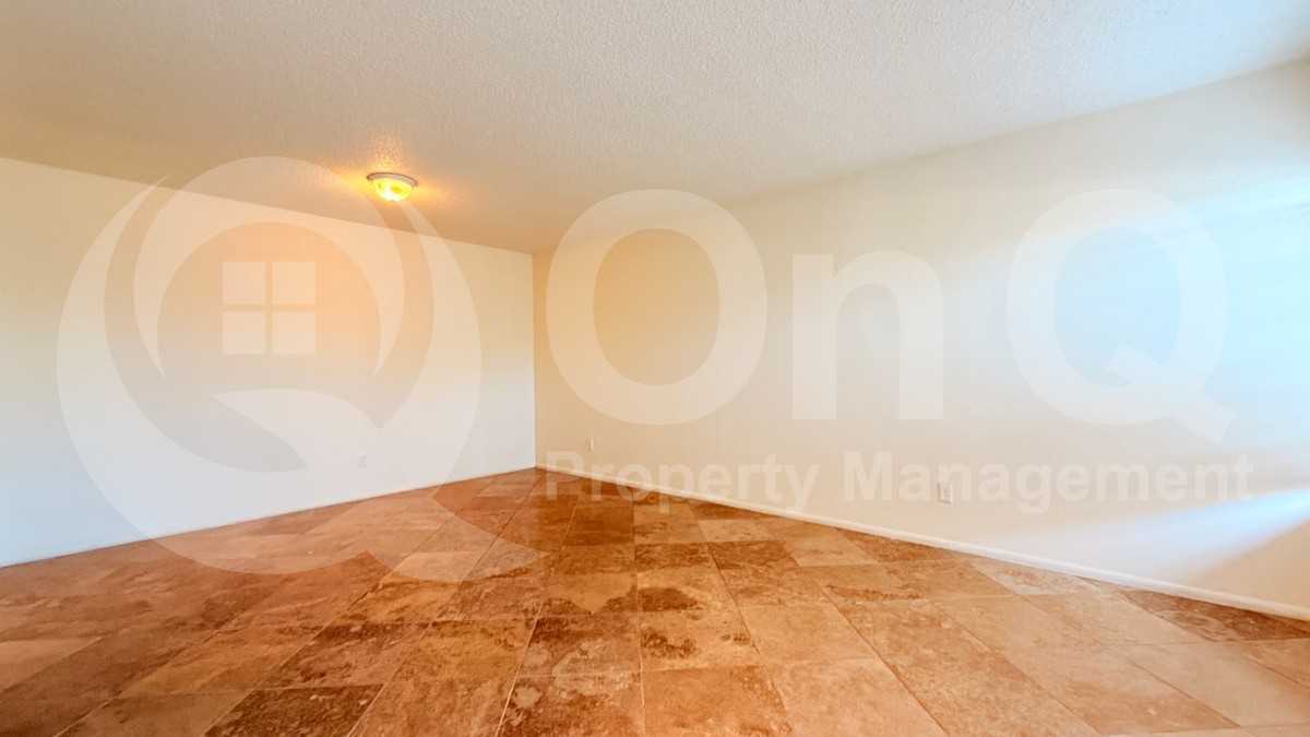 2664 N 43rd Ave #C - Photo 5 of 21