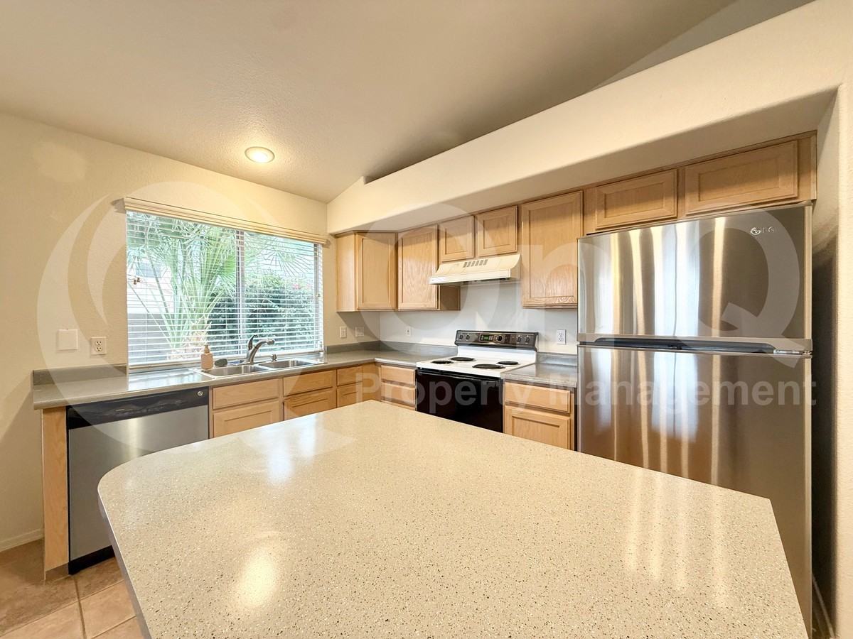 10335 N 58th Ln - Photo 3 of 15