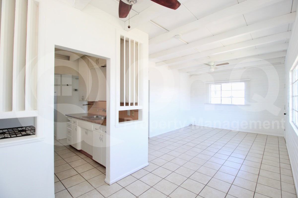 709 W 1st St #1 - Photo 4 of 19