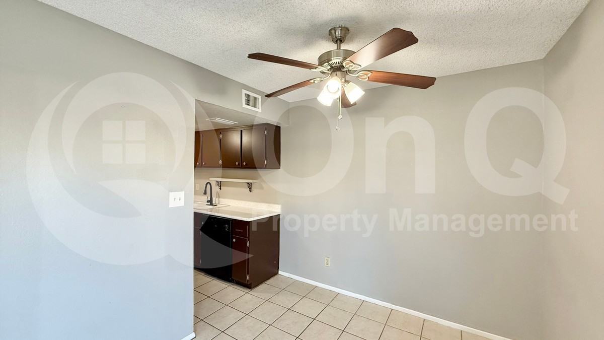 5312 W Hearn Rd - Photo 6 of 16