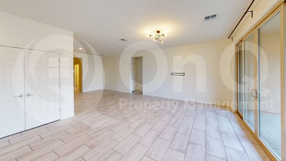 6944 W Golden Ln - Photo 5 of 23