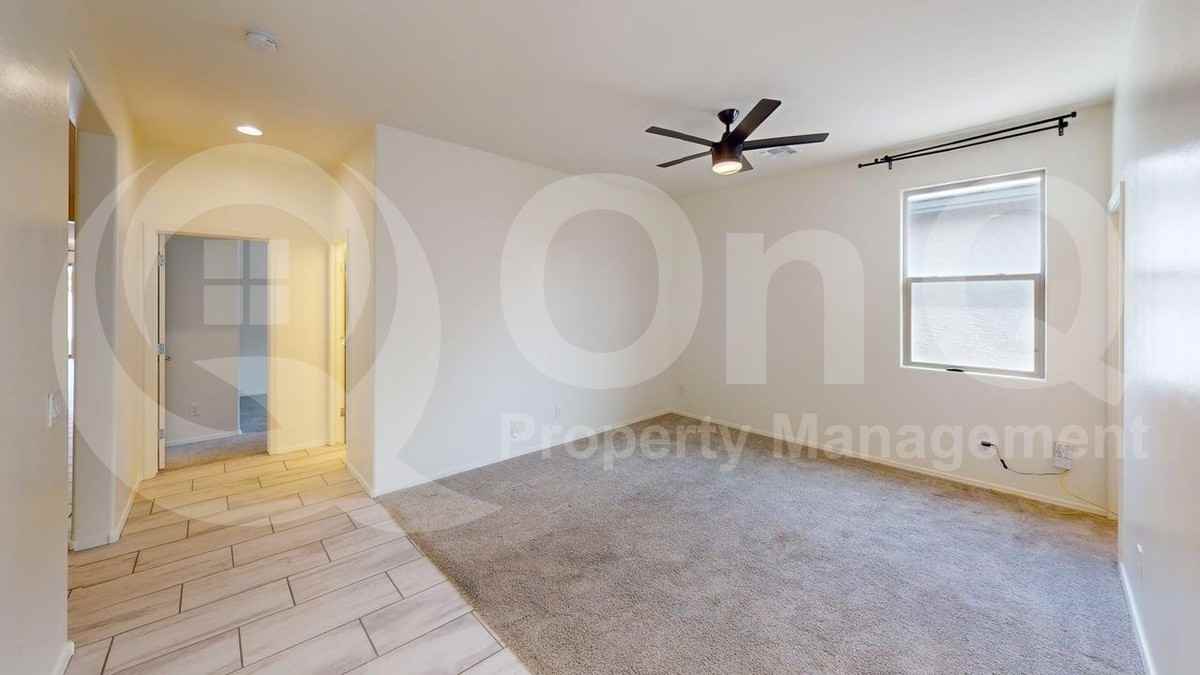 6944 W Golden Ln - Photo 6 of 23