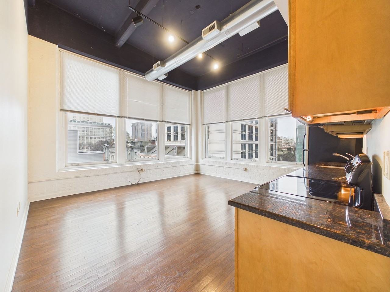 801 Walnut St - Photo 2 of 38