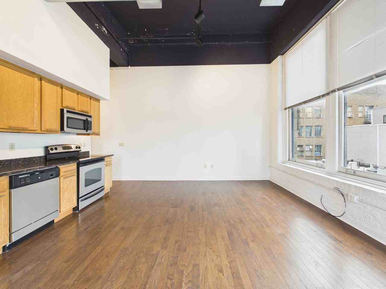 801 Walnut St - Photo 3 of 38