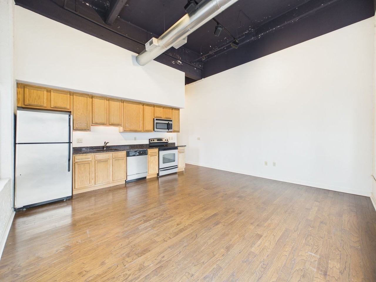 801 Walnut St - Photo 4 of 38