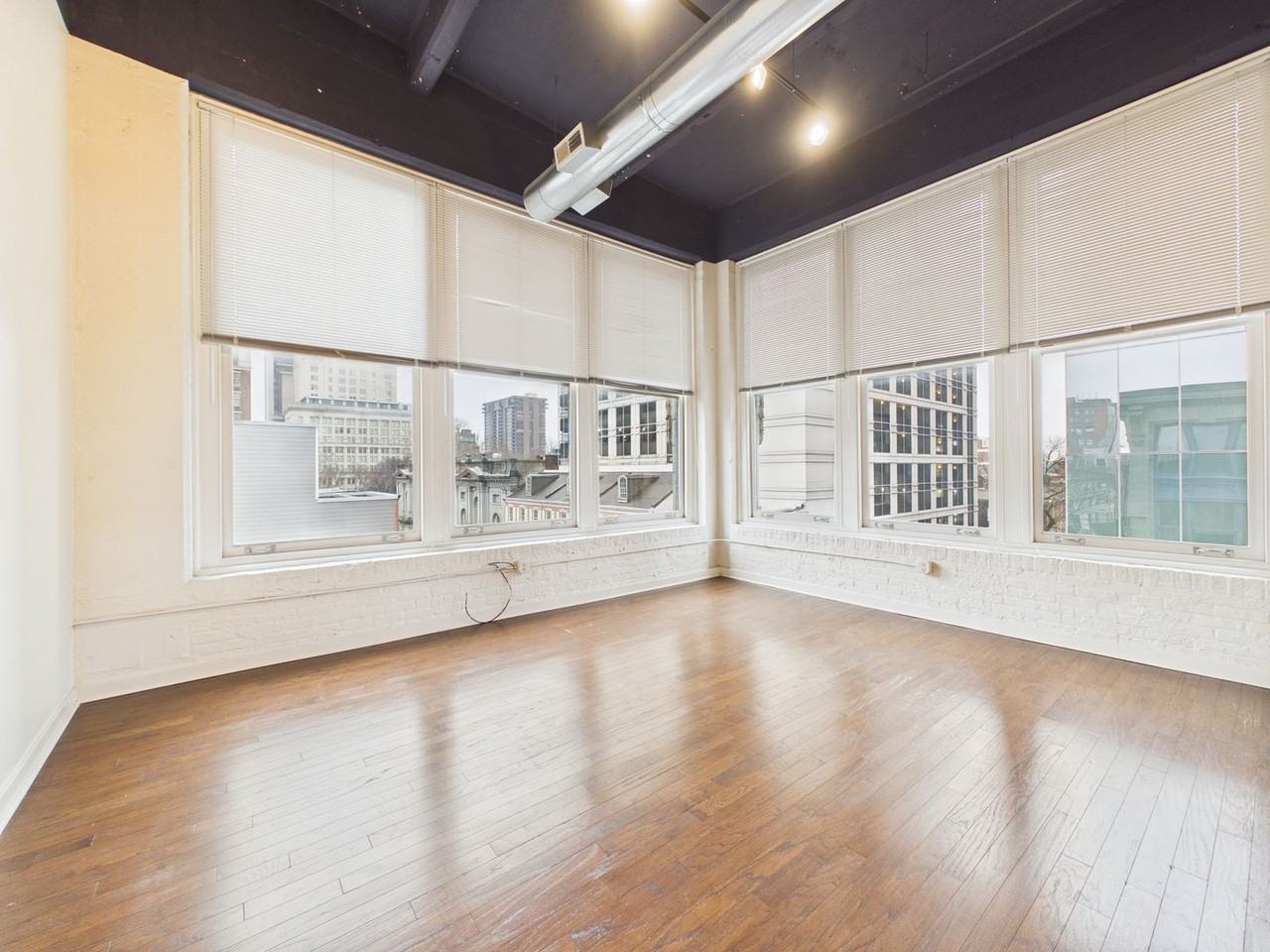 801 Walnut St - Photo 5 of 38