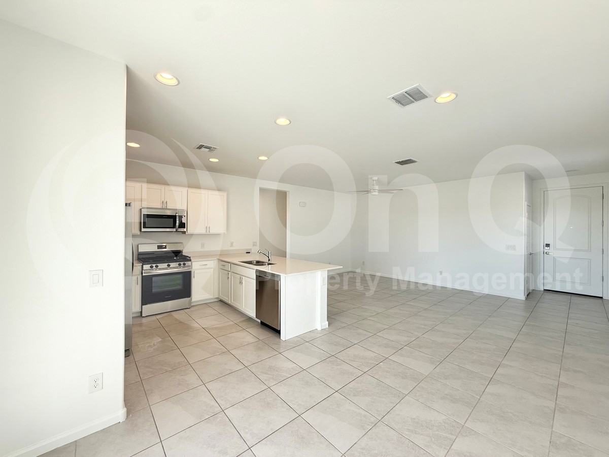 2729 E Trail Blazer Dr - Photo 4 of 21