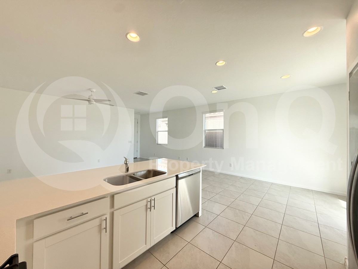 2729 E Trail Blazer Dr - Photo 5 of 21