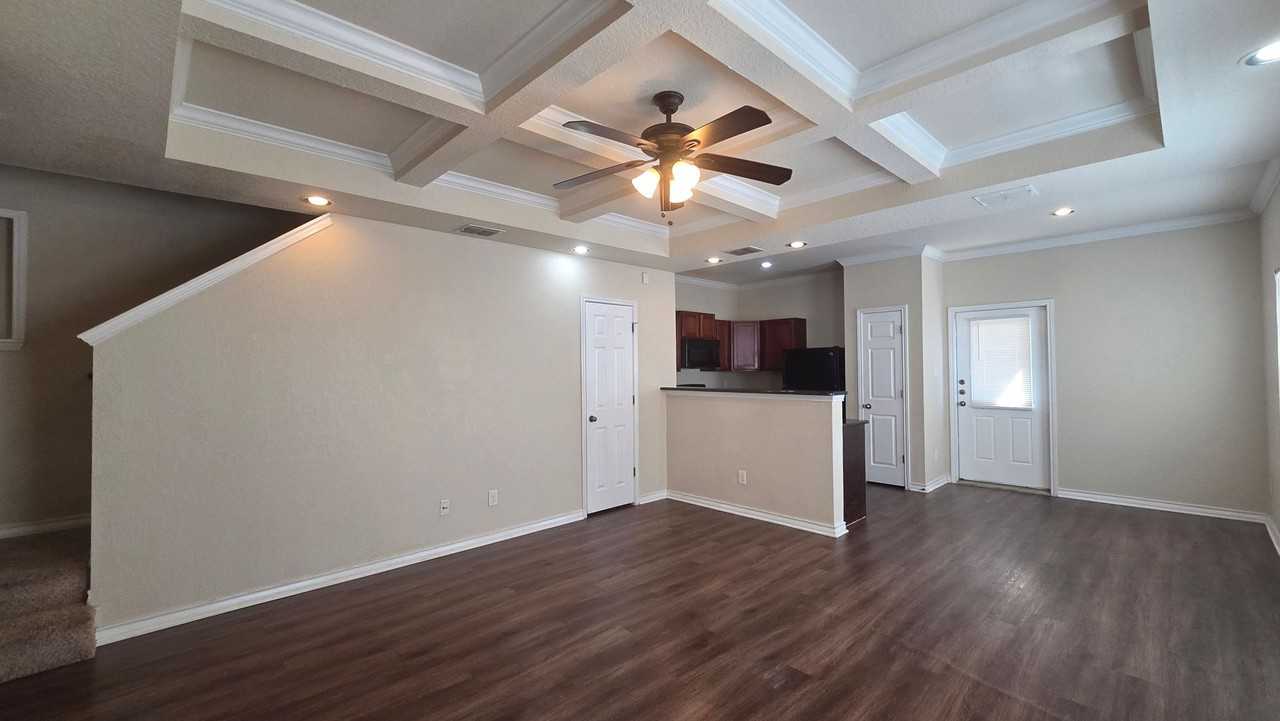 4916 Appleseed Ct - Photo 3 of 48