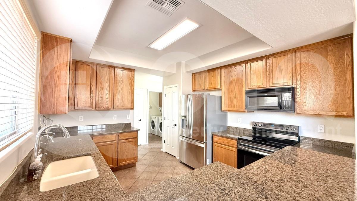 25707 W Williams Ct - Photo 4 of 27