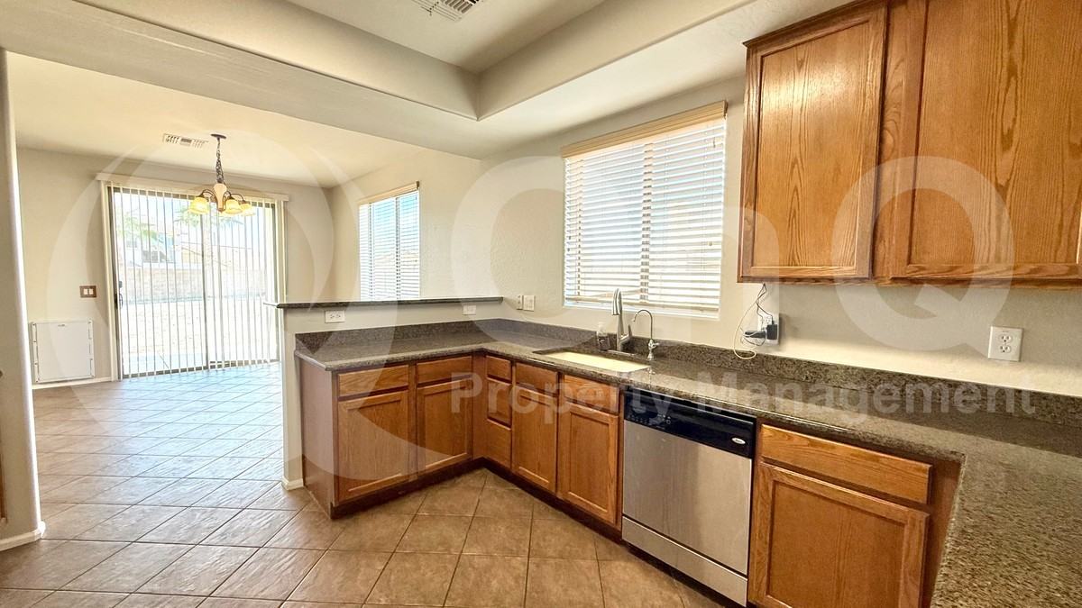 25707 W Williams Ct - Photo 6 of 27