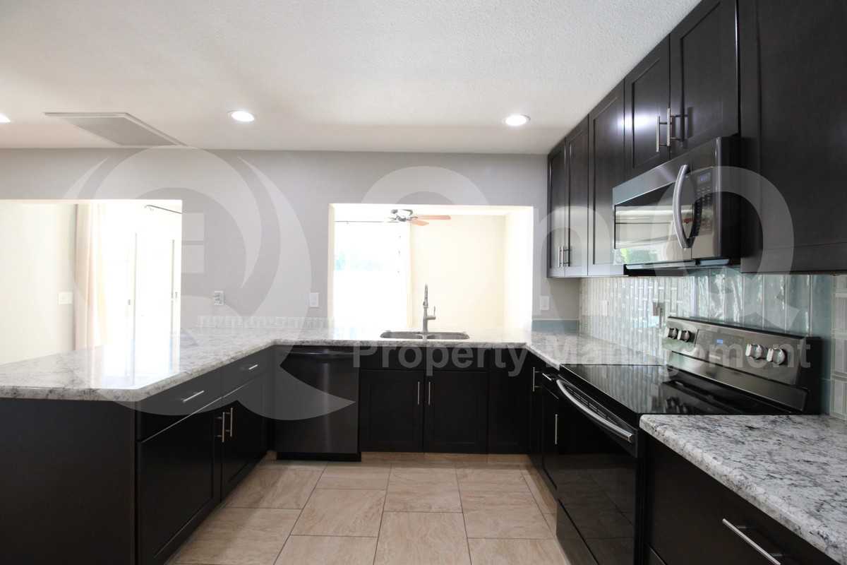 967 W La Jolla Dr - Photo 4 of 33