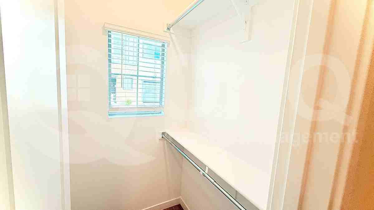 2821 W Red Fox Rd - Photo 3 of 29