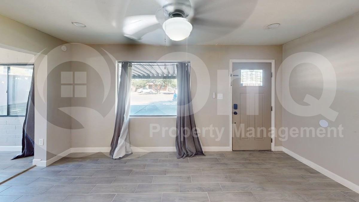 2714 E 21st St #A - Photo 6 of 21