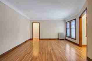 Marie Antoinette - Photo 1 of 1