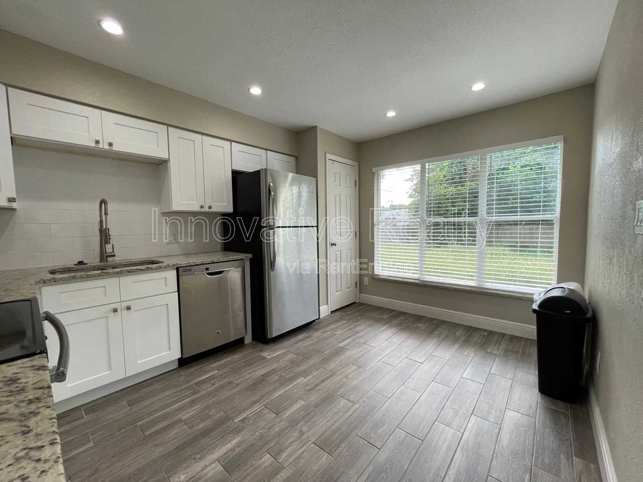 6518 Cocos Dr - Photo 5 of 27