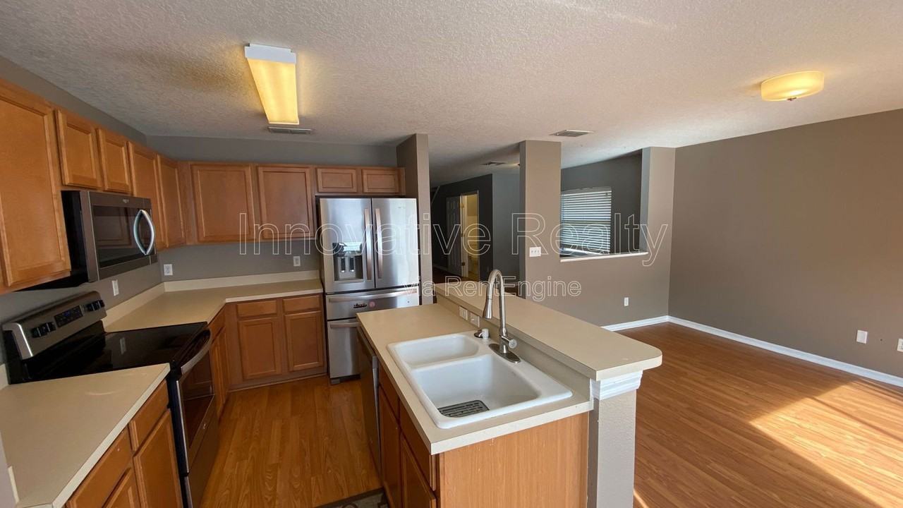 13104 Lexington Summit St - Photo 3 of 24