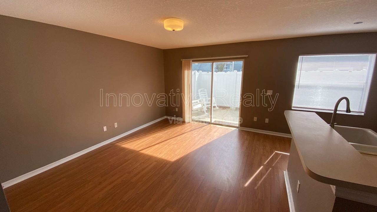 13104 Lexington Summit St - Photo 4 of 24