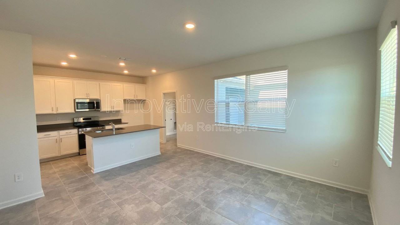 2612 Play Hard Aly - Photo 3 of 30