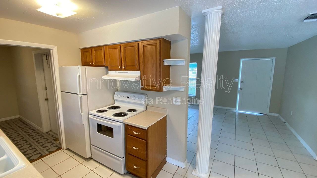 5624 Pinerock Rd - Photo 4 of 17