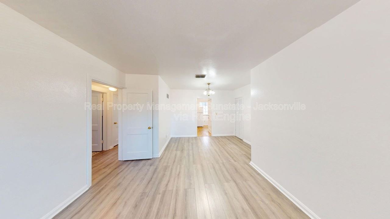 3126 Belden Cir #3 - Photo 3 of 16