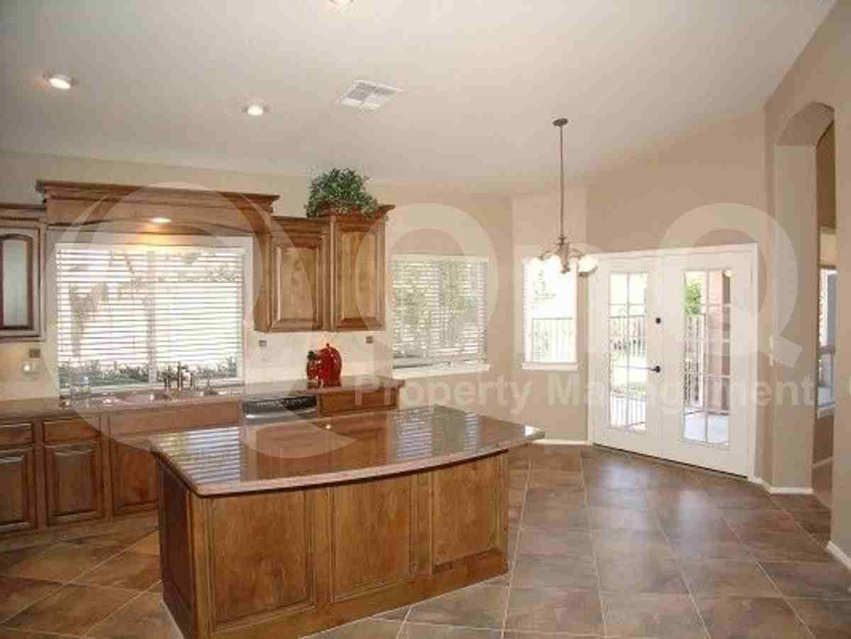 16804 S 25th Pl - Photo 6 of 20