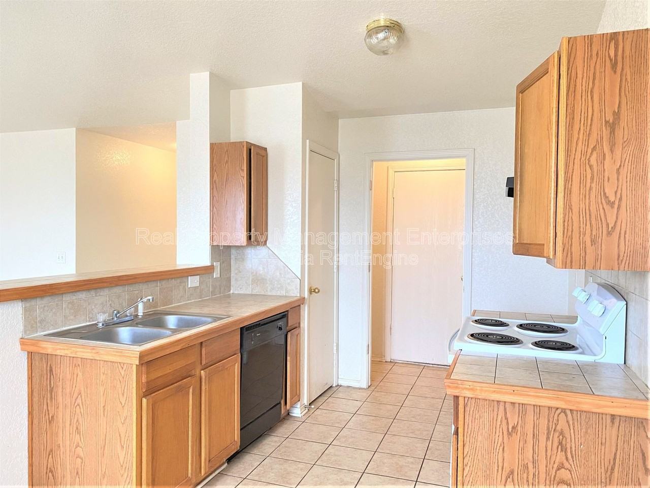 916 Hyacinth Hollow Dr - Photo 6 of 13