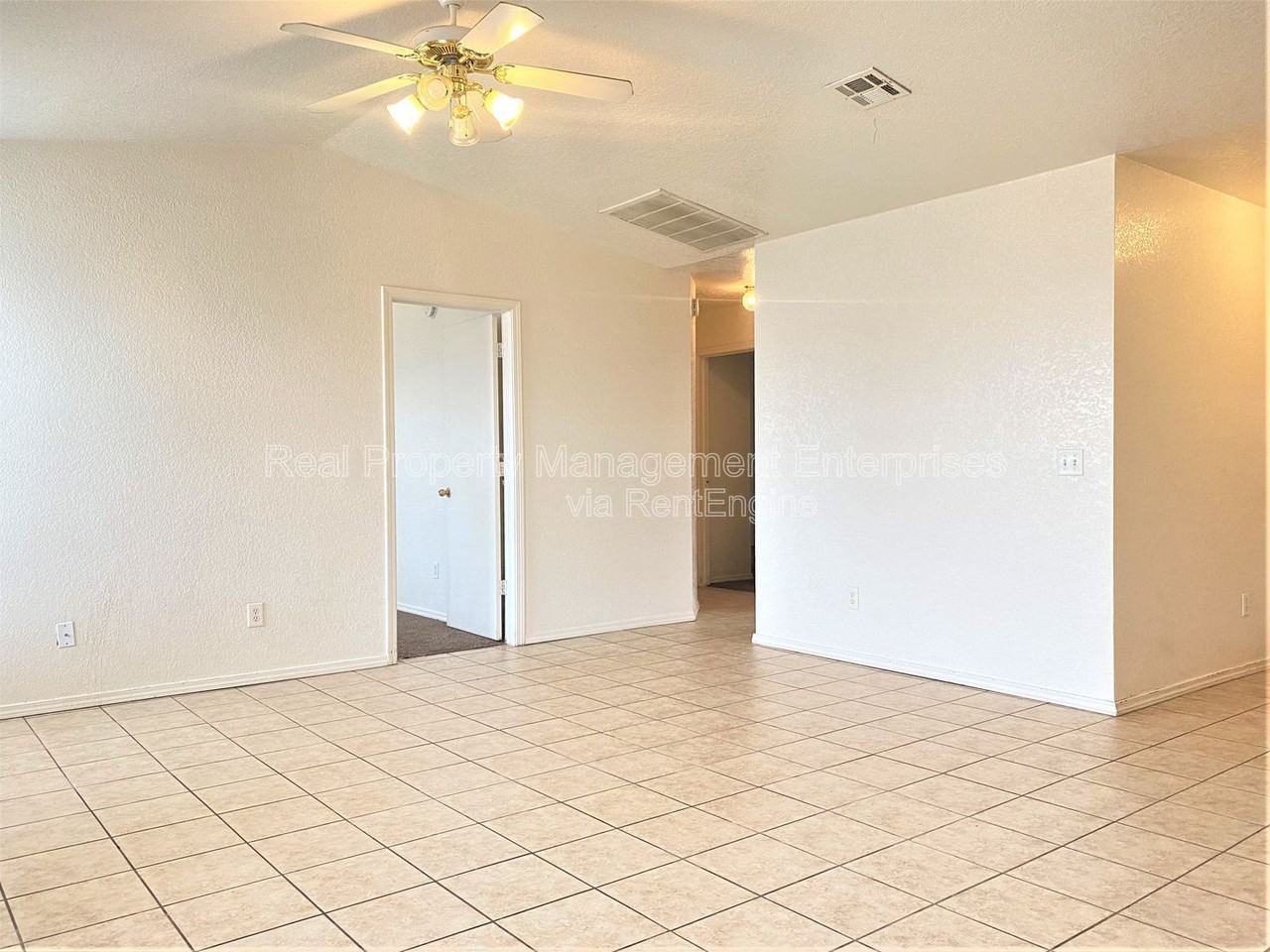 916 Hyacinth Hollow Dr - Photo 7 of 13