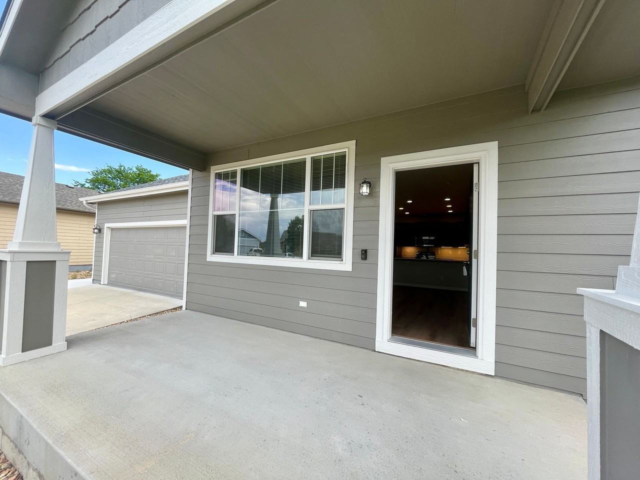 350 Naples St - Photo 5 of 23