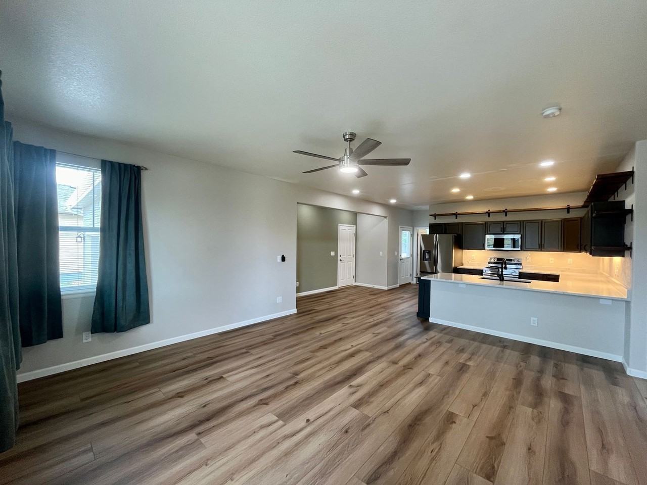 350 Naples St - Photo 6 of 23