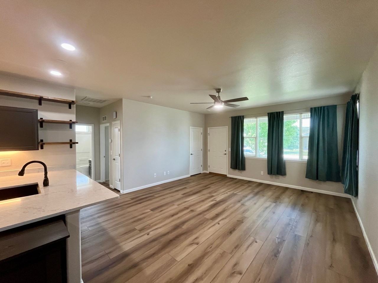 350 Naples St - Photo 7 of 23