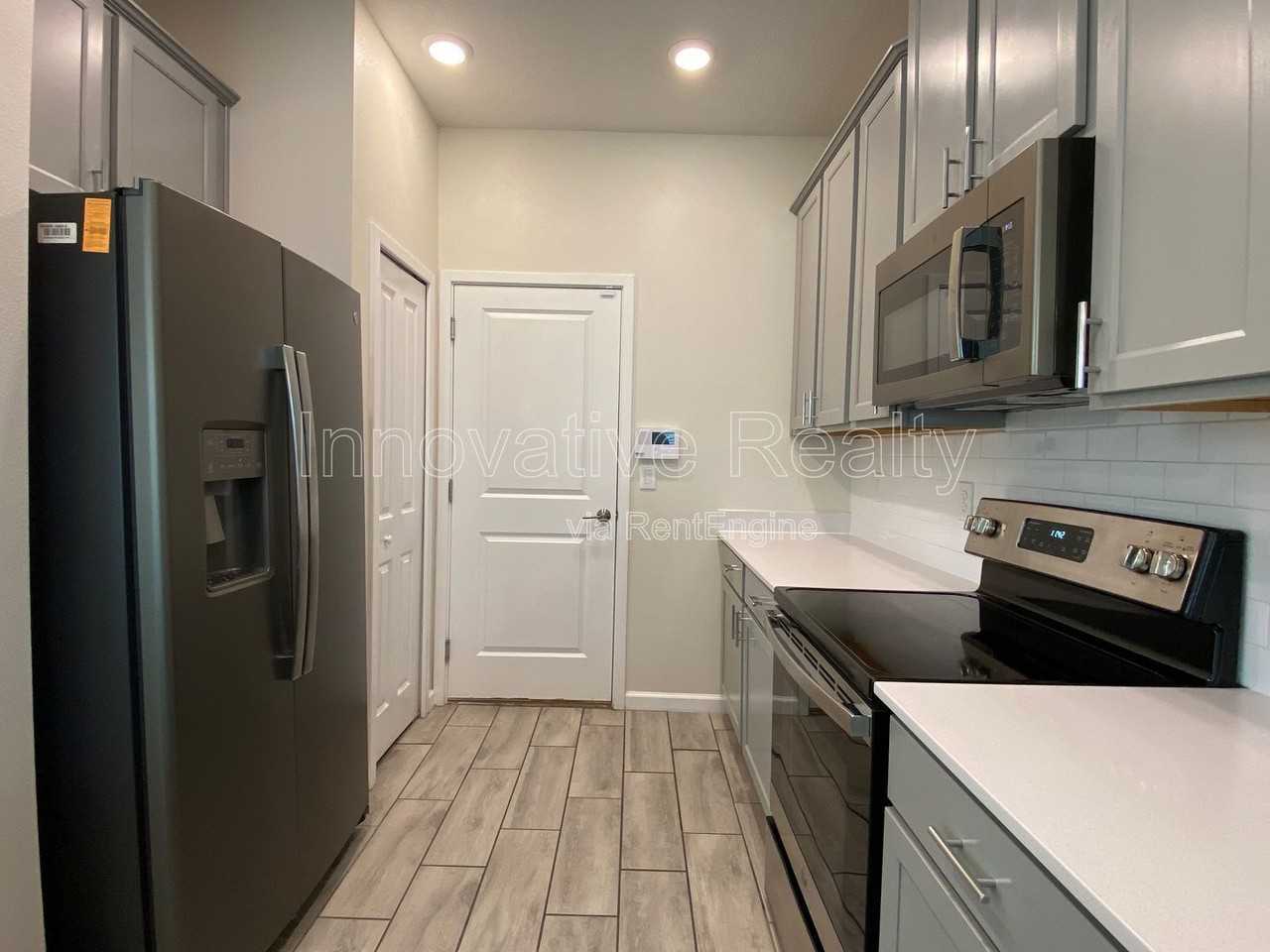 9348 Tecumseh Dr - Photo 4 of 30