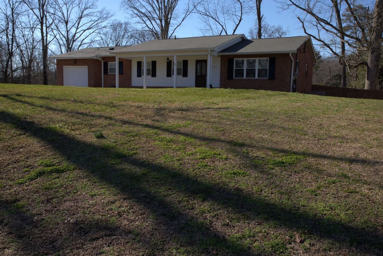 1905 S Hills Dr - Photo 2 of 19