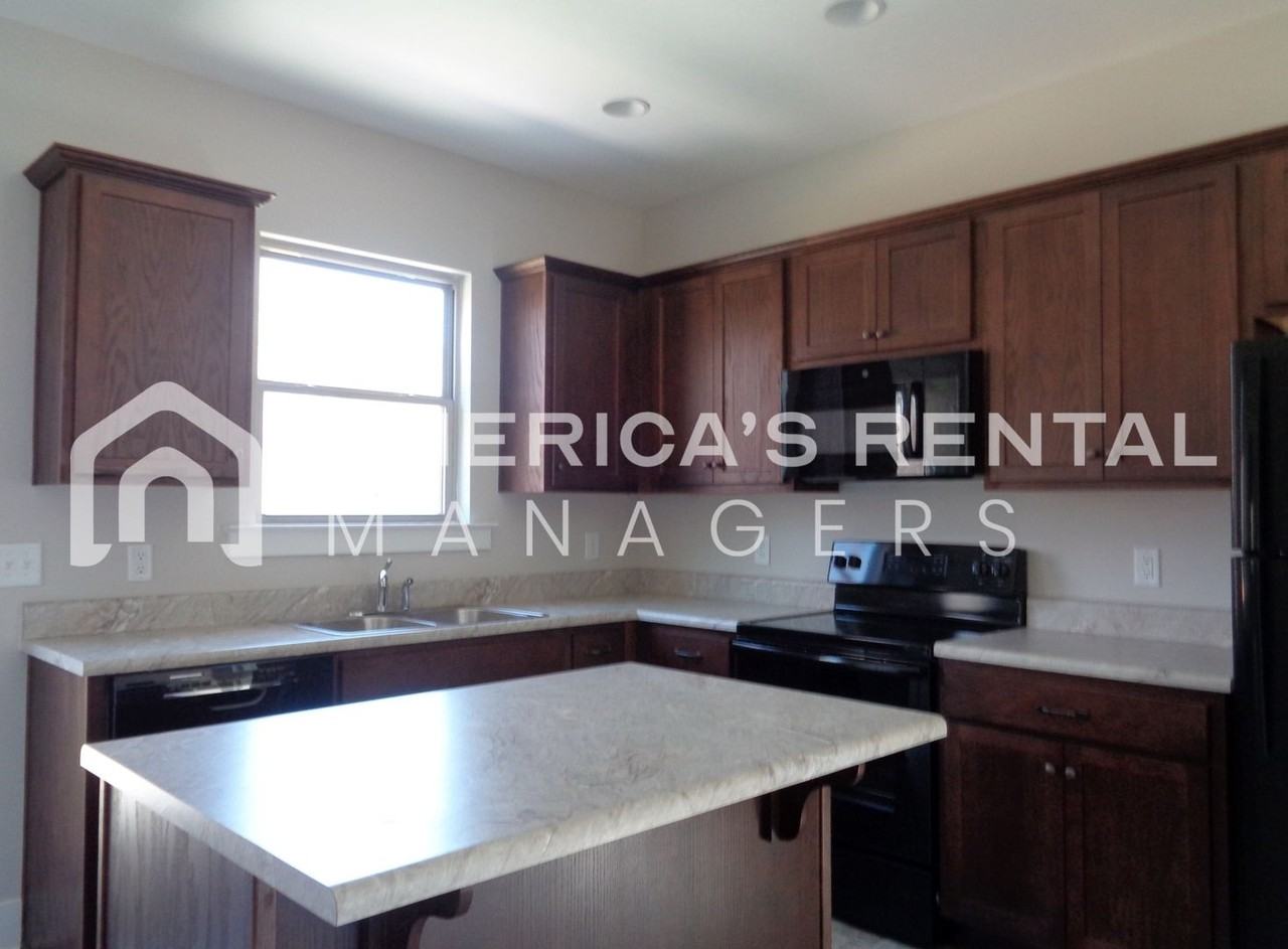 11645 Andrew Way - Photo 4 of 24