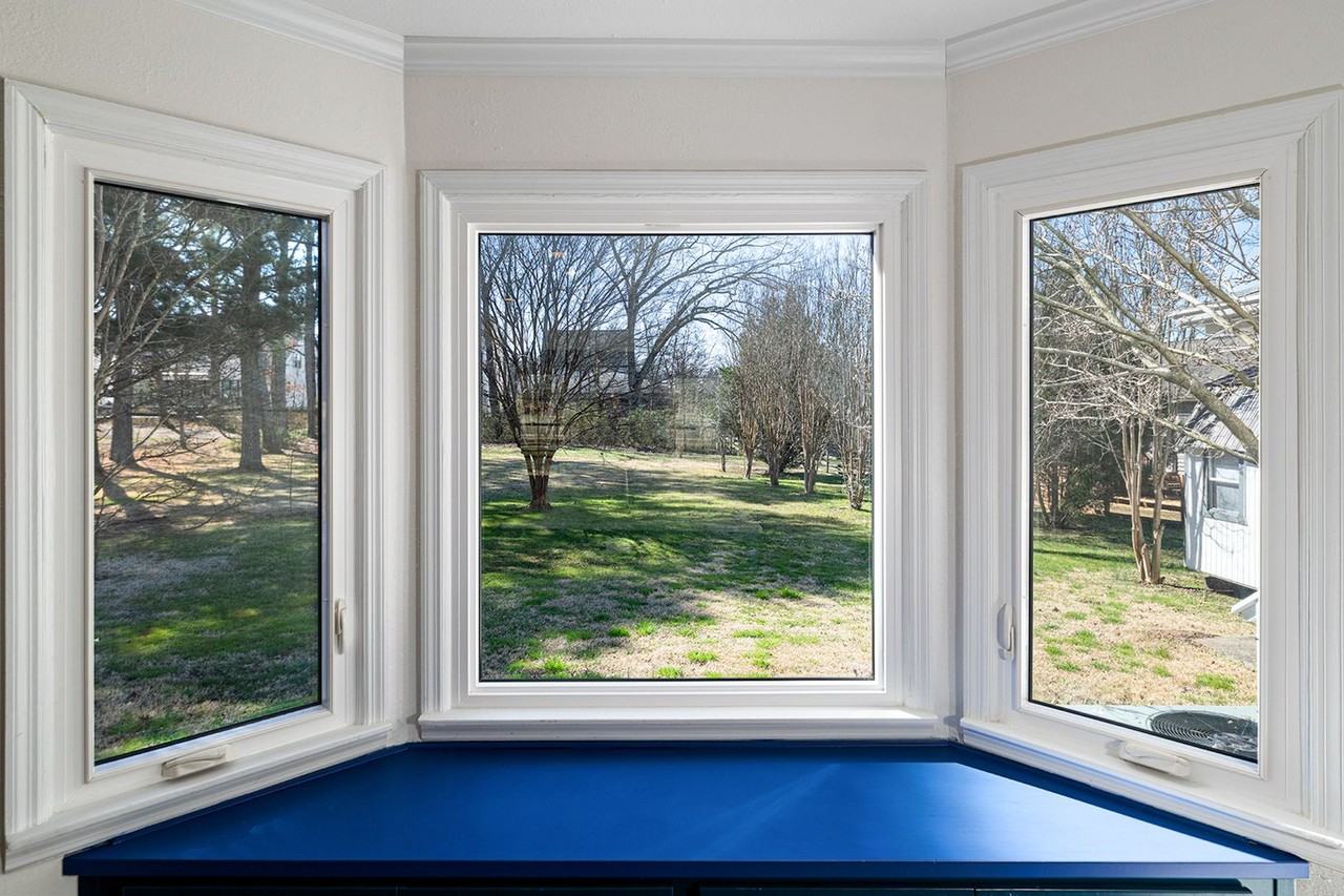 9512 Imperial Dr - Photo 2 of 20