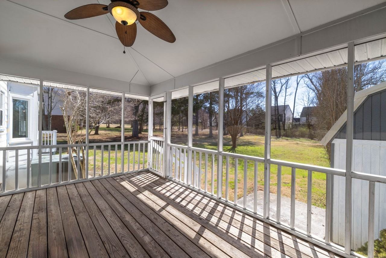 9512 Imperial Dr - Photo 4 of 20