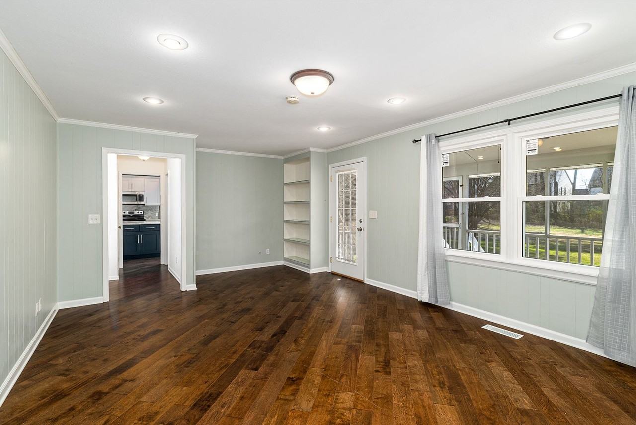 9512 Imperial Dr - Photo 6 of 20