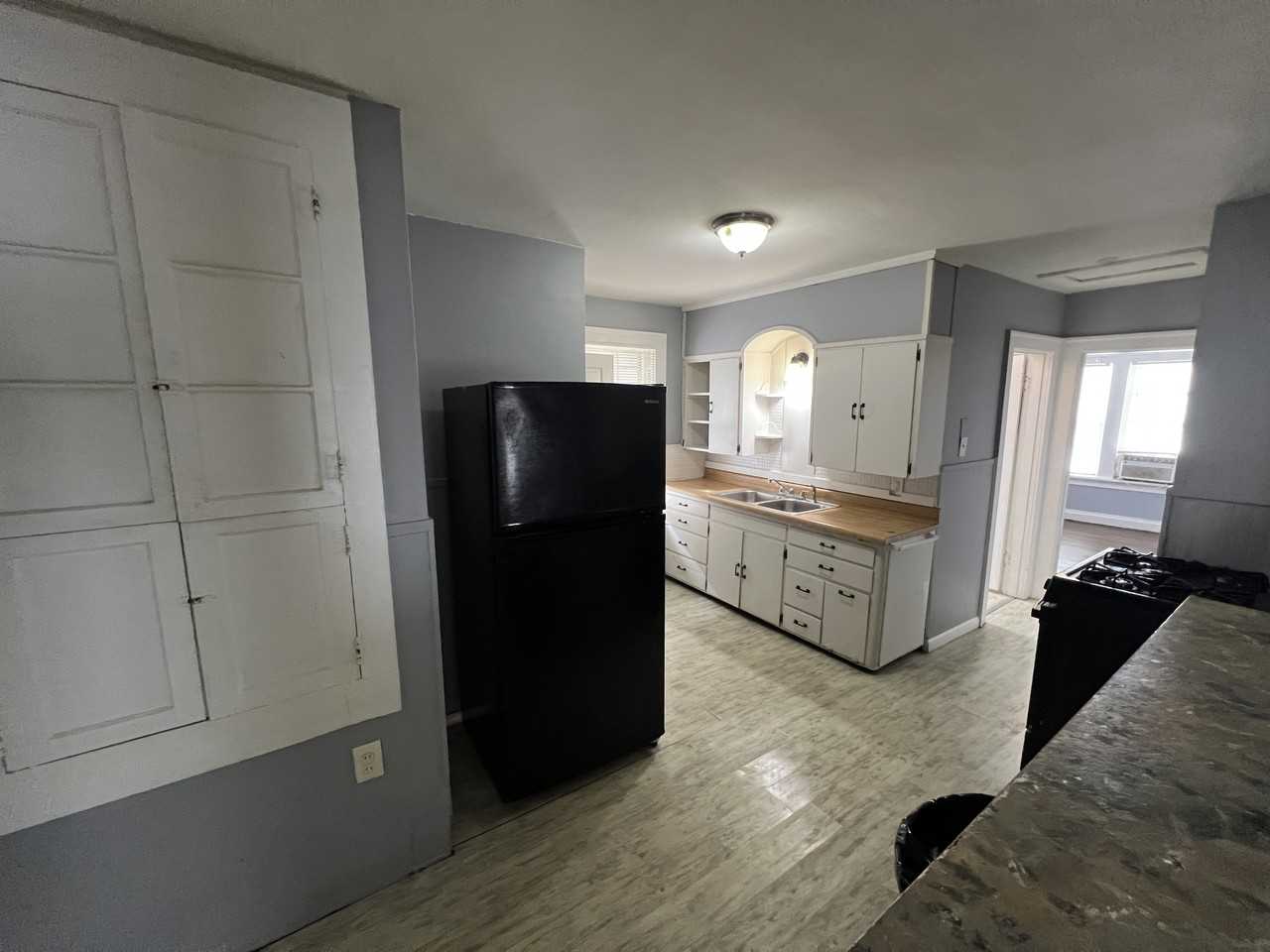 1260 Gimblin St - Photo 3 of 20