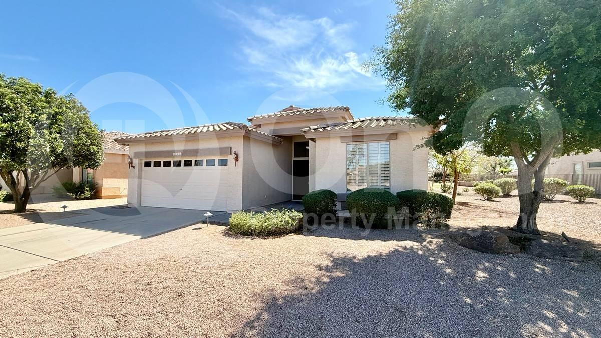 4527 E Sycamore Ct - Photo 2 of 10