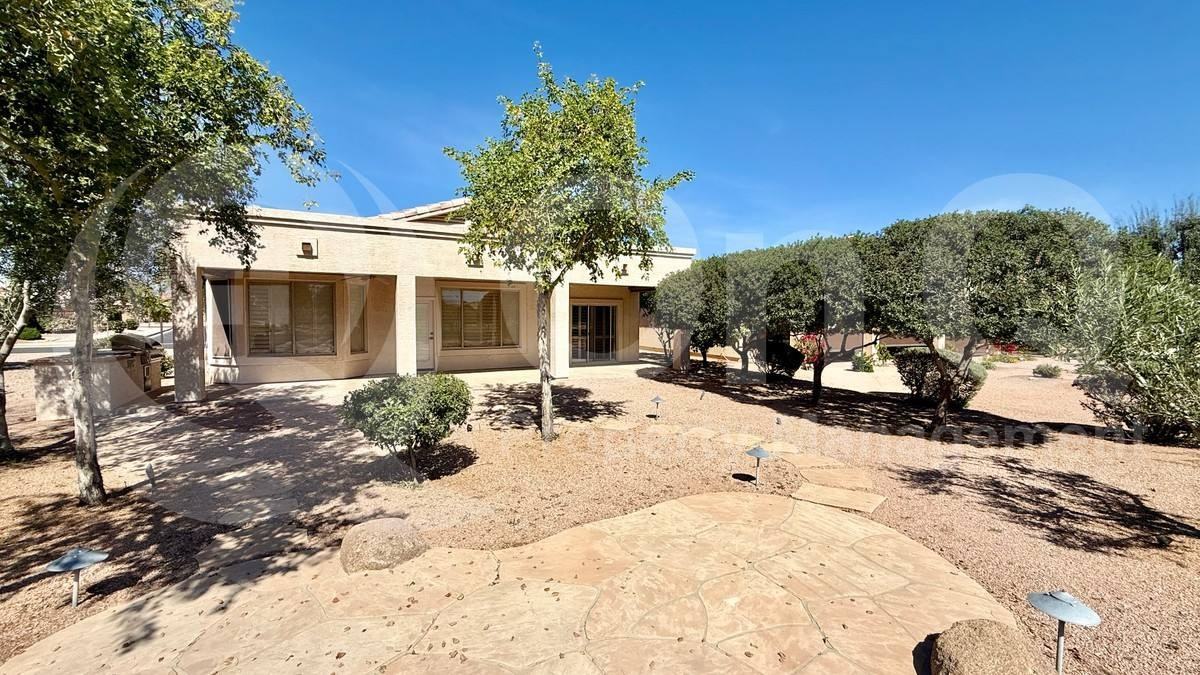 4527 E Sycamore Ct - Photo 3 of 10